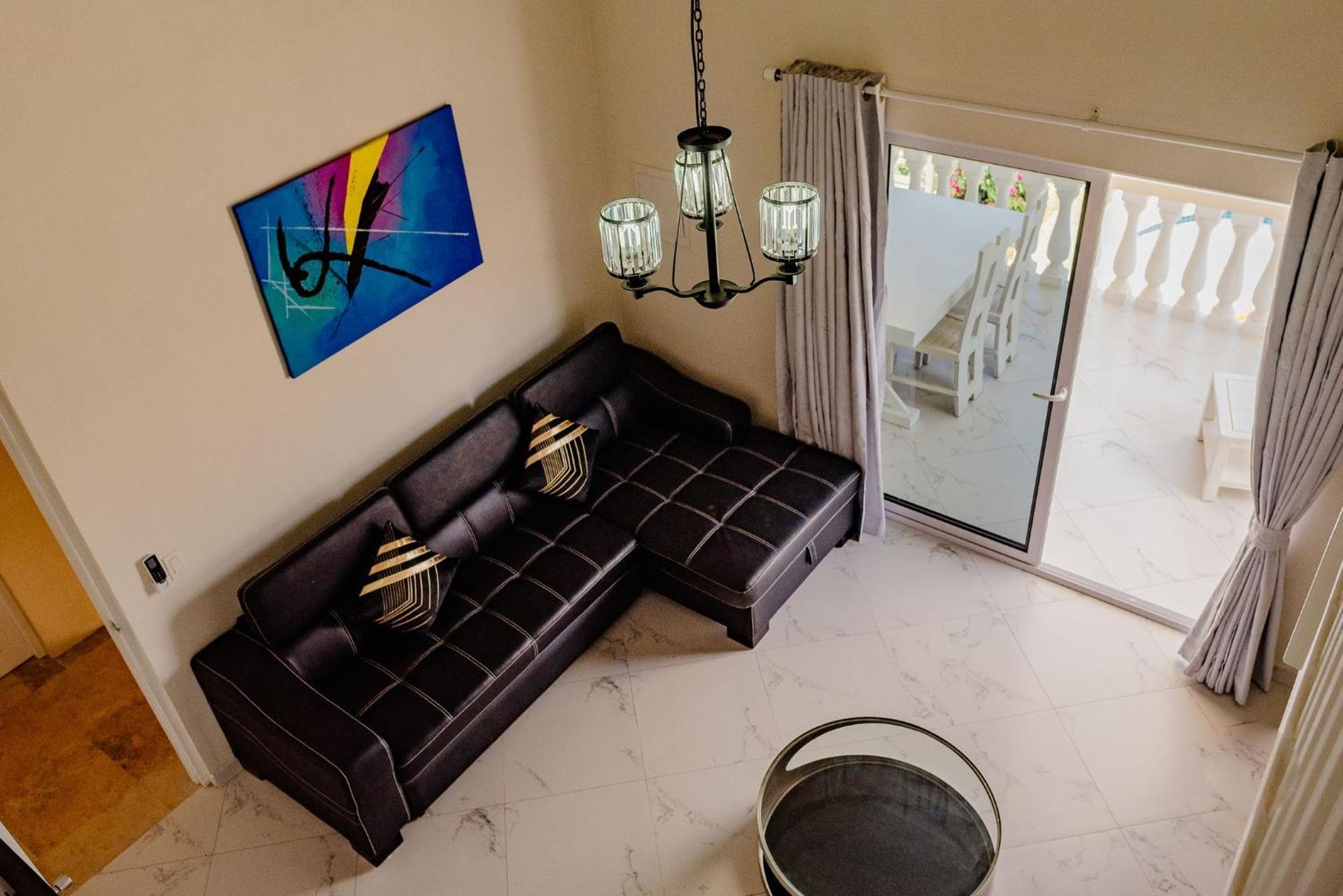 Elegant 2-Bedroom Apartment 2 Km From Eagle Beach Palm Beach Exterior foto