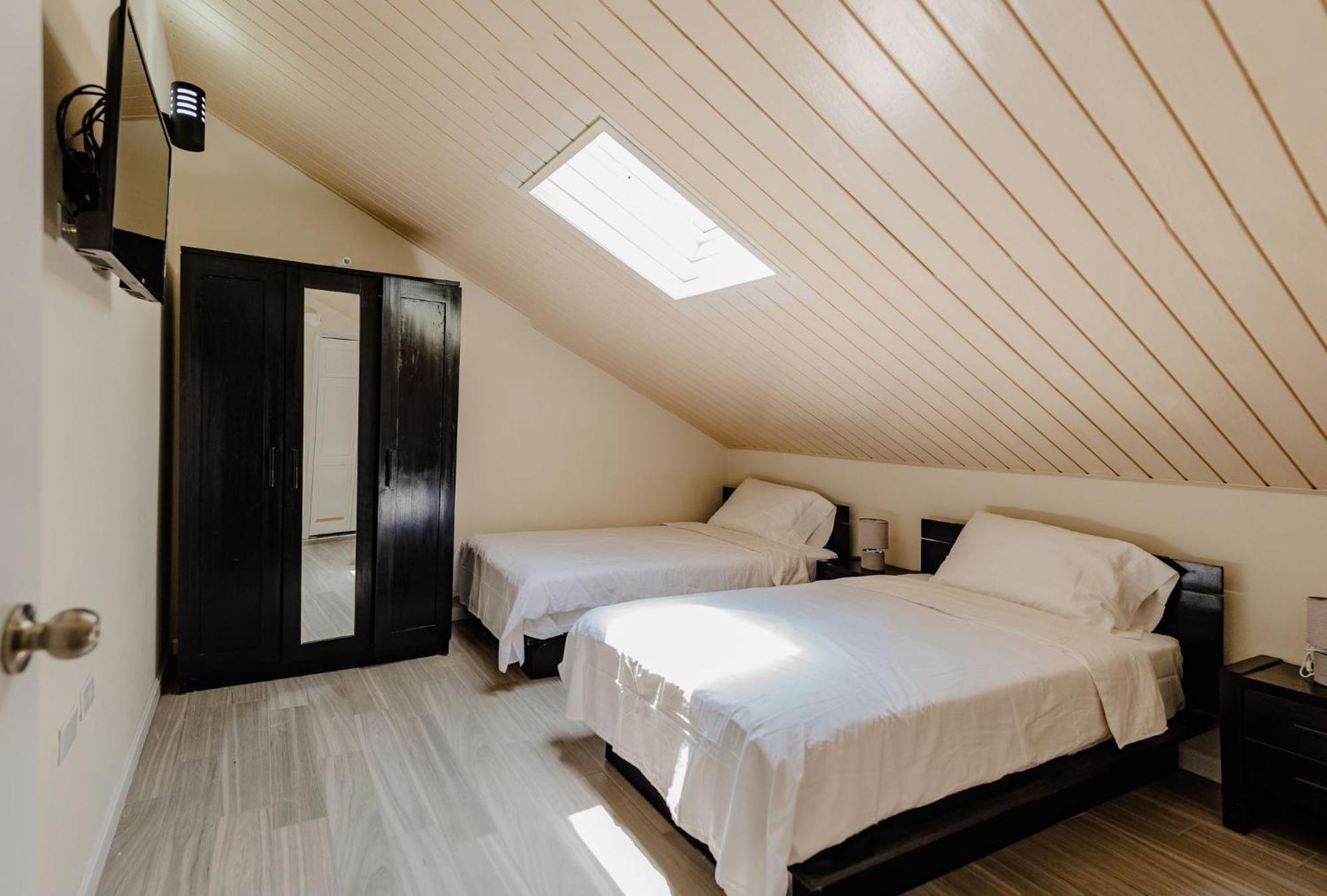 Elegant 2-Bedroom Apartment 2 Km From Eagle Beach Palm Beach Exterior foto