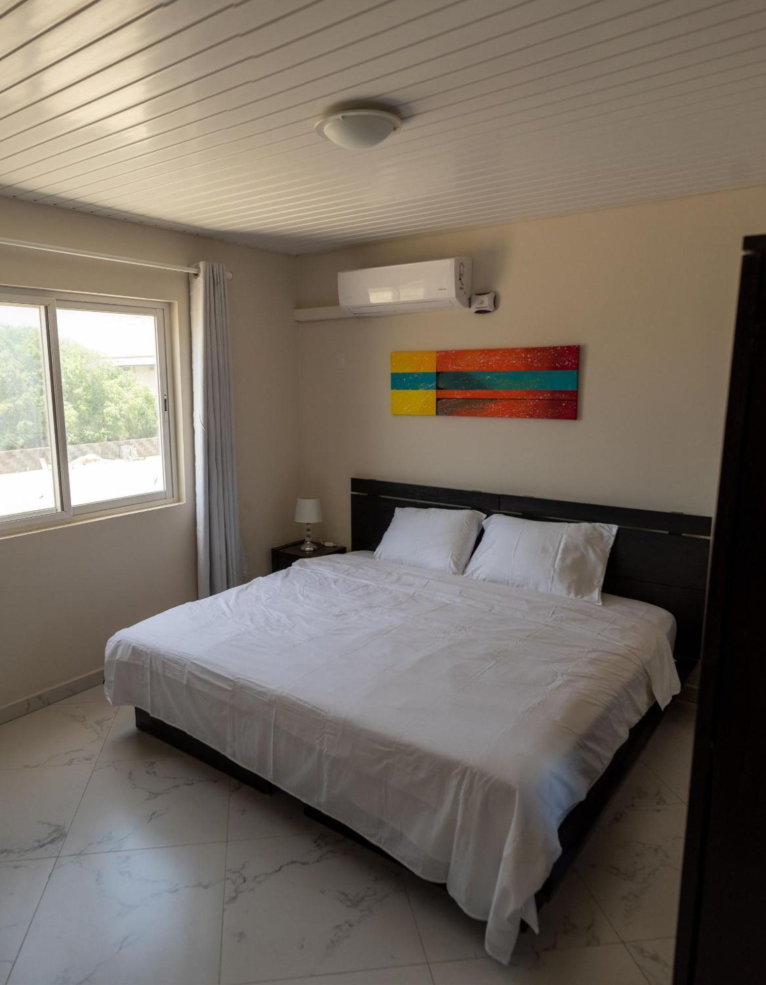 Elegant 2-Bedroom Apartment 2 Km From Eagle Beach Palm Beach Exterior foto